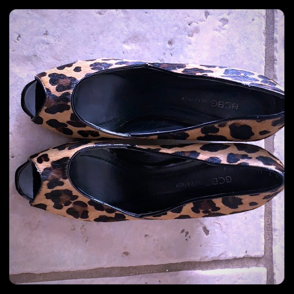 BCBG wedges